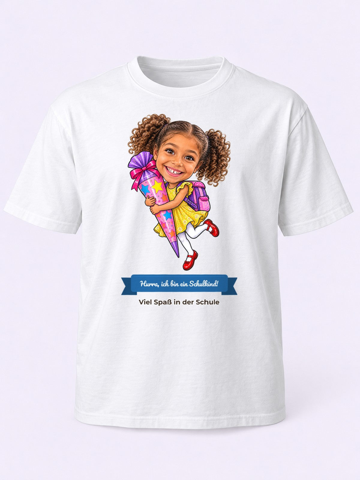 Beispielbild: T-Shirt in Weiß mit lustiger Karikatur zum Anlass Einschulung
