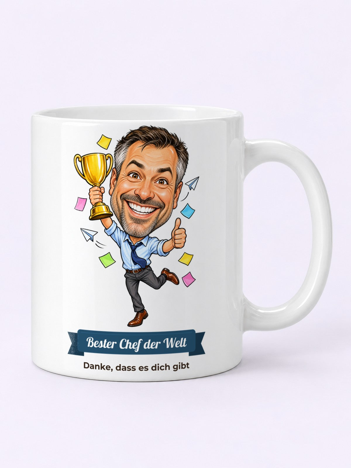 Beispiel: Tasse · Full print mit lustiger Karikatur und Textband