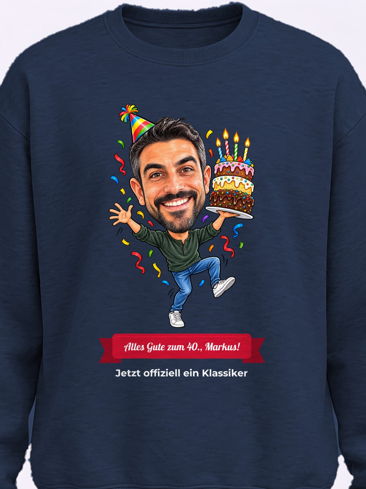 Beispiel: personalisiertes Sweatshirt in Marineblau – Karikatur vom Foto mit Textband