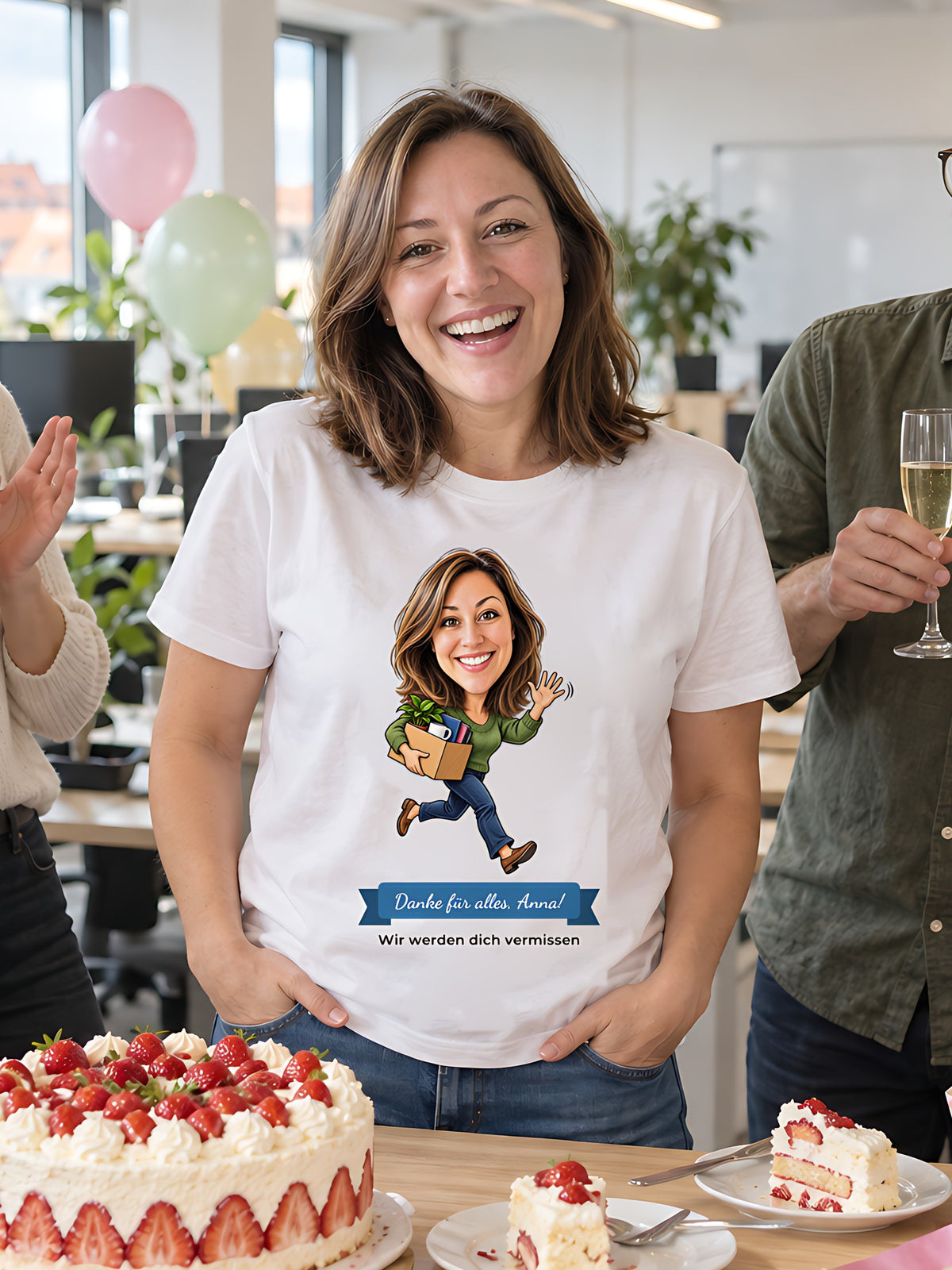 Beispielbild: weißes T-Shirt mit lustiger Karikatur – Abschiedsfeier im Büro, Textband „Danke für alles, Anna!“