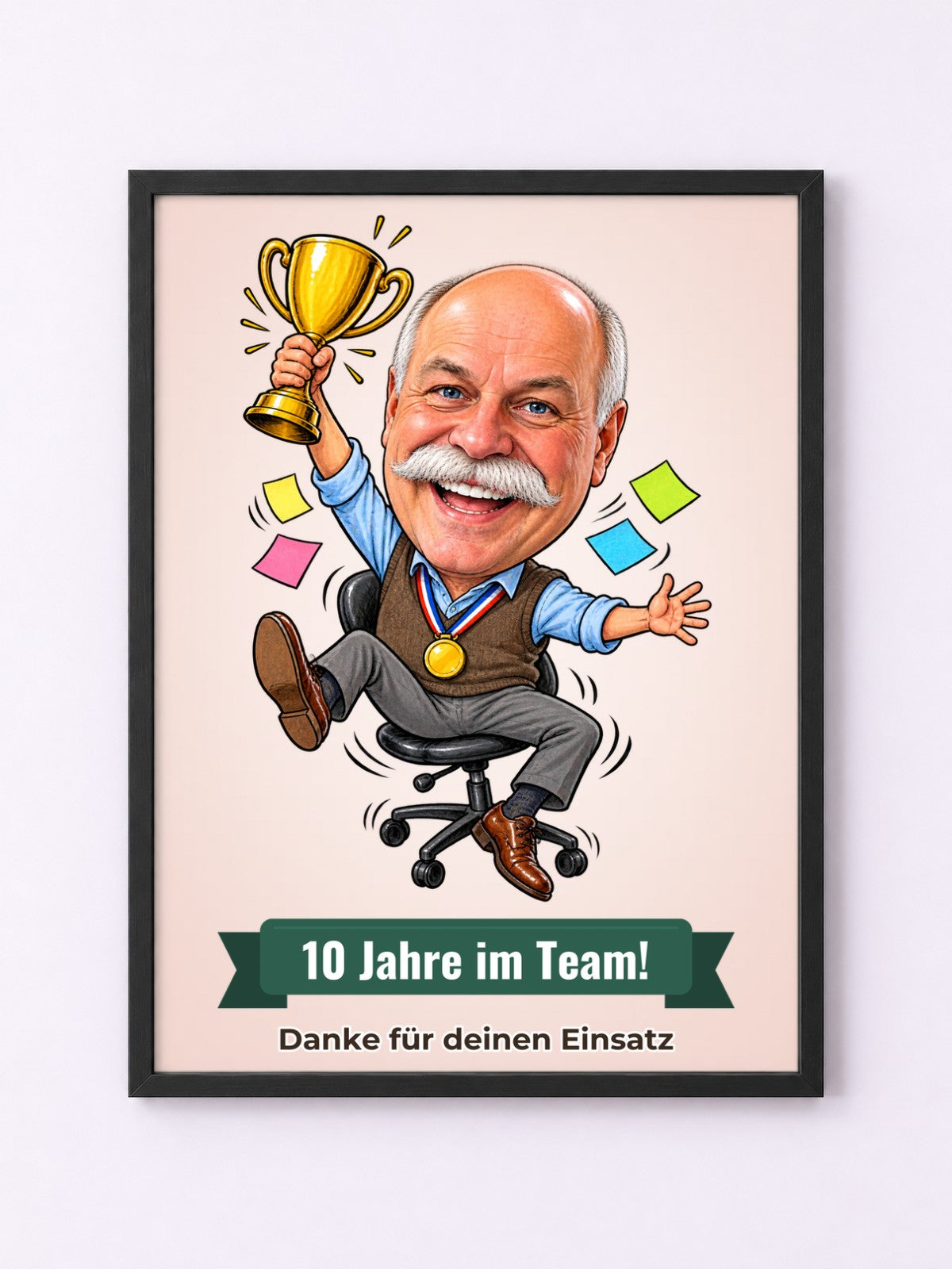 Personalisiertes Poster mit schwarzem Rahmen und Karikatur zum Anlass Dienstjubiläum – Beispielbild