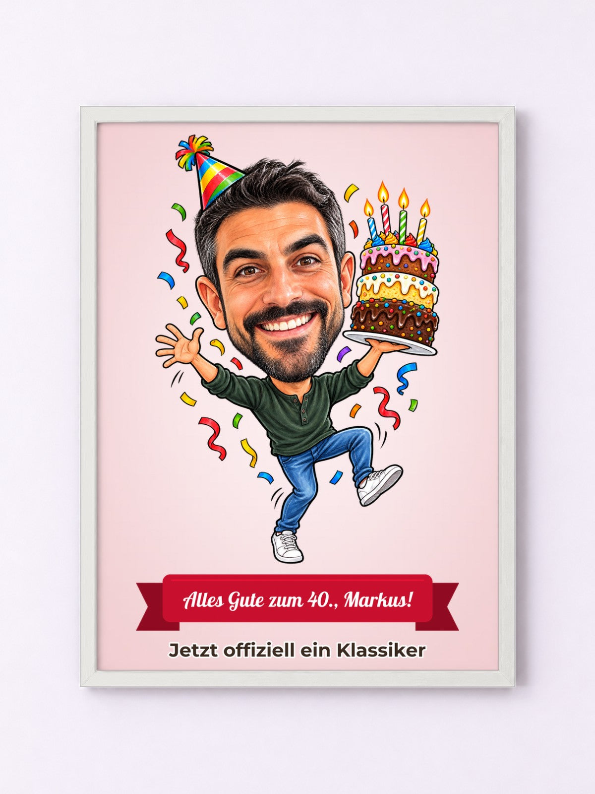 Beispiel: personalisiertes Bild mit Rahmen 30 × 40 cm in Weiß – Karikatur vom Foto mit Textband
