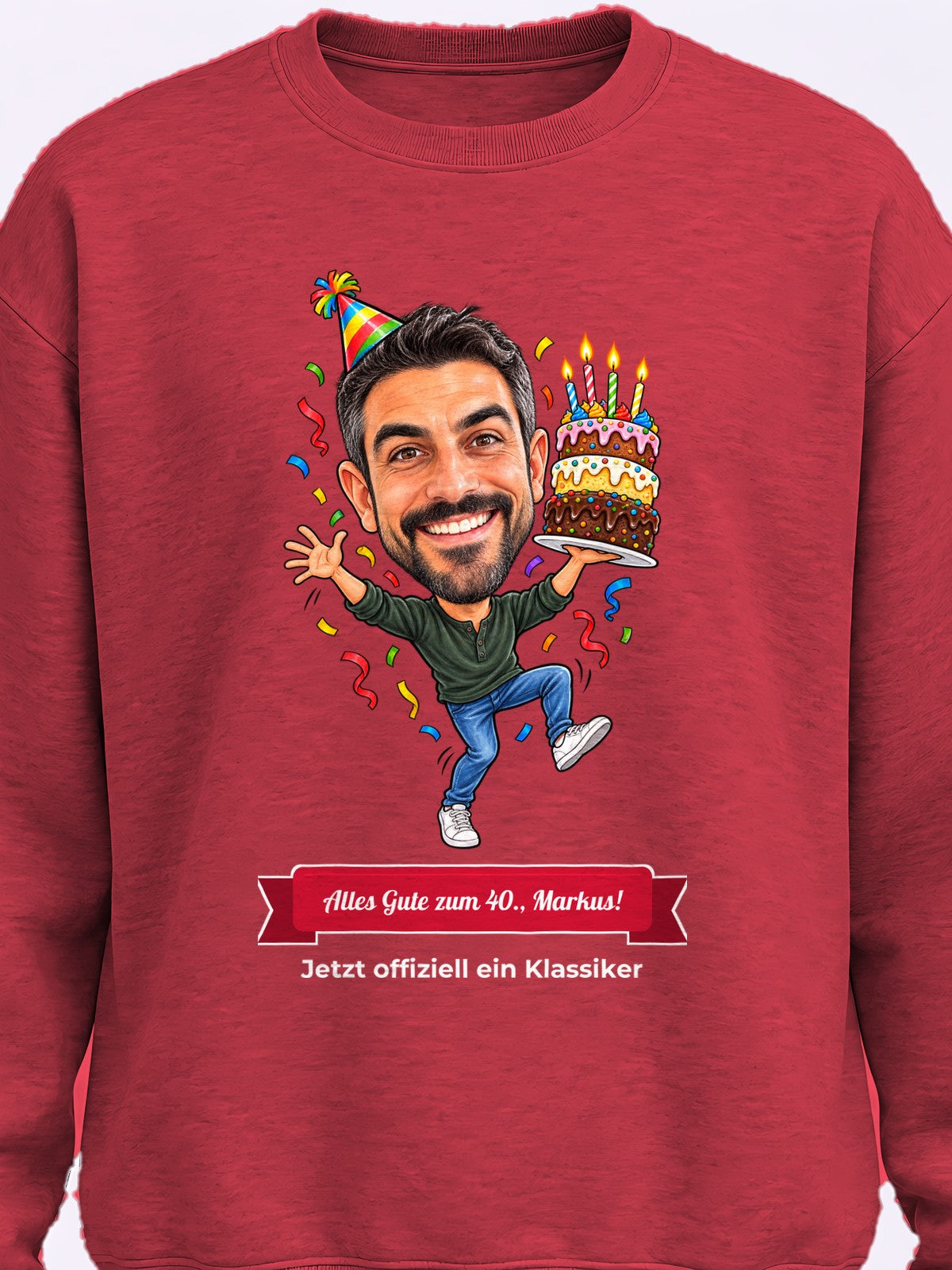 Beispiel: personalisiertes Sweatshirt in Rot – Karikatur vom Foto mit Textband